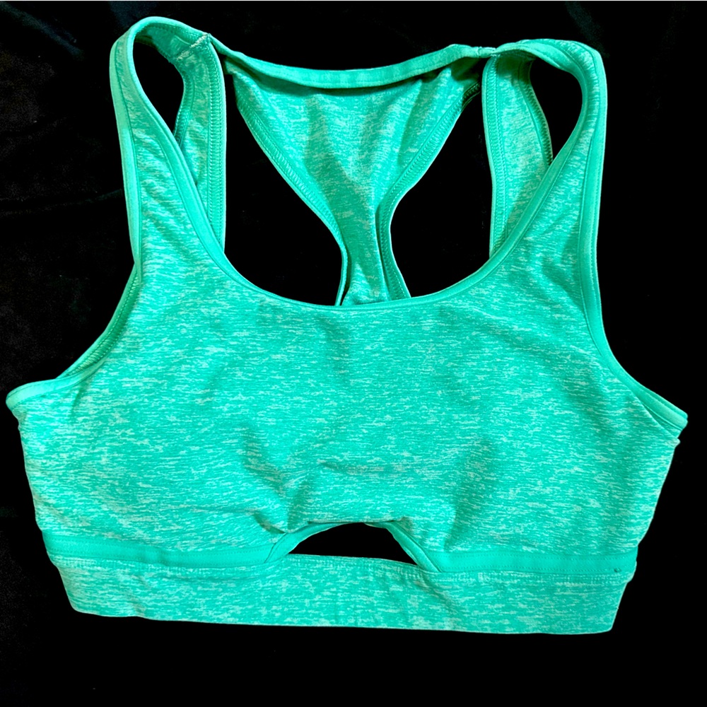 Peloton dream blend fabric, aqua colored size medium sports bra